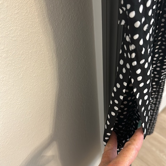Max Studio (S) wrap style black white polka dot dress elastic waist and pockets - Picture 5 of 7